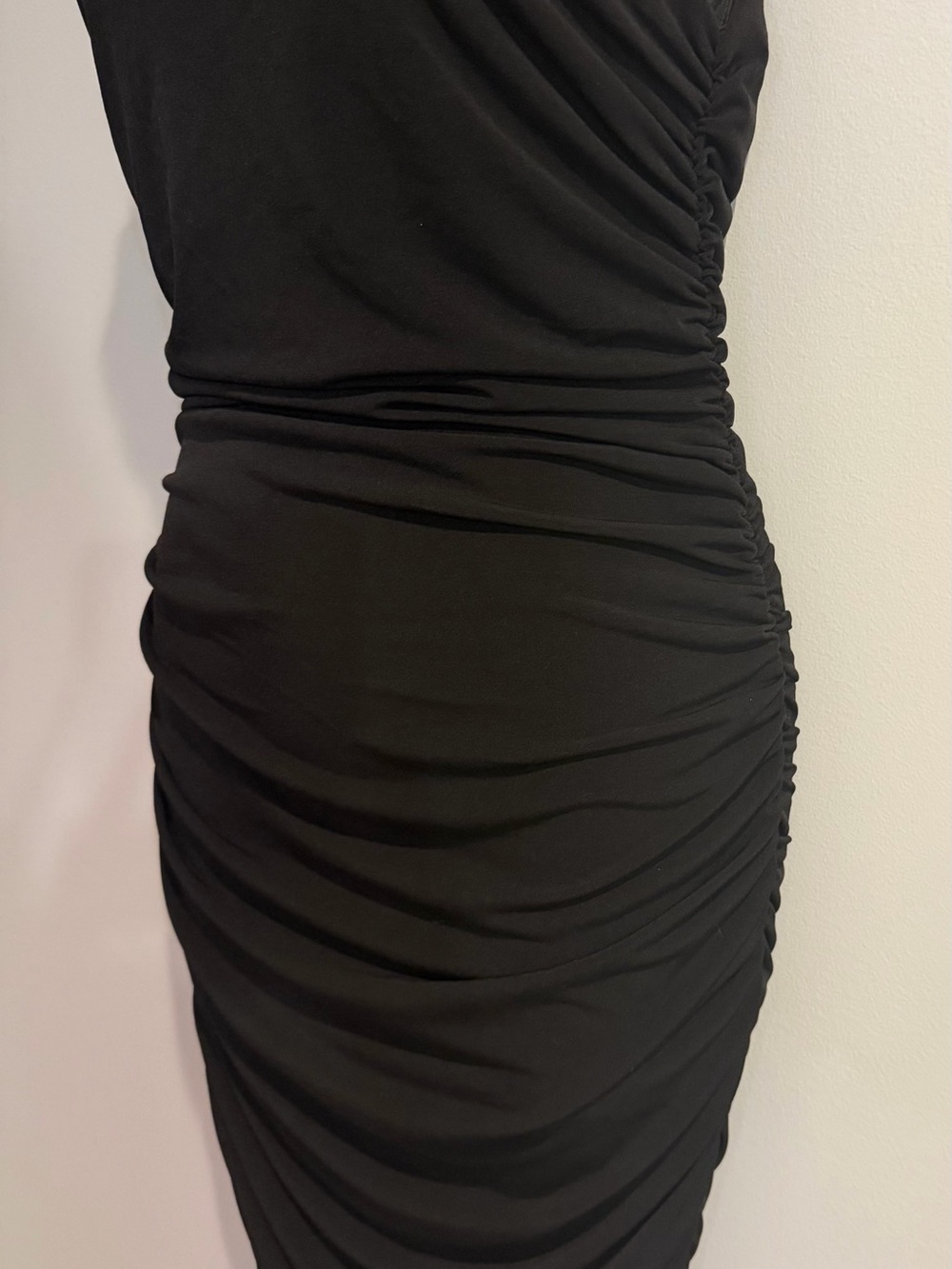 LULUS Total Appeal Black Ruched One Shoulder Bodycon Midi Cocktail Dress size M - Picture 3 of 4